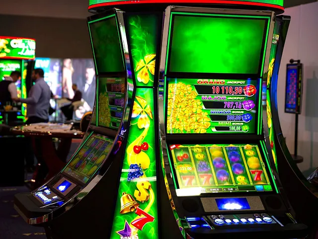 tragaperras verde en casino